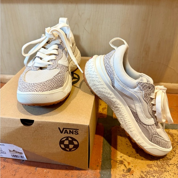 Vans MTE Ultrarange Neo VR3 in Python Vintage White Unisex W6.5 / M5 - Picture 8 of 14
